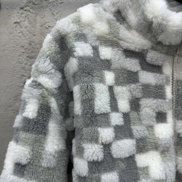 【LVSKIモコモコ温か】★ルイヴィトン★Fleece ブルゾン 偽物 1AGK11